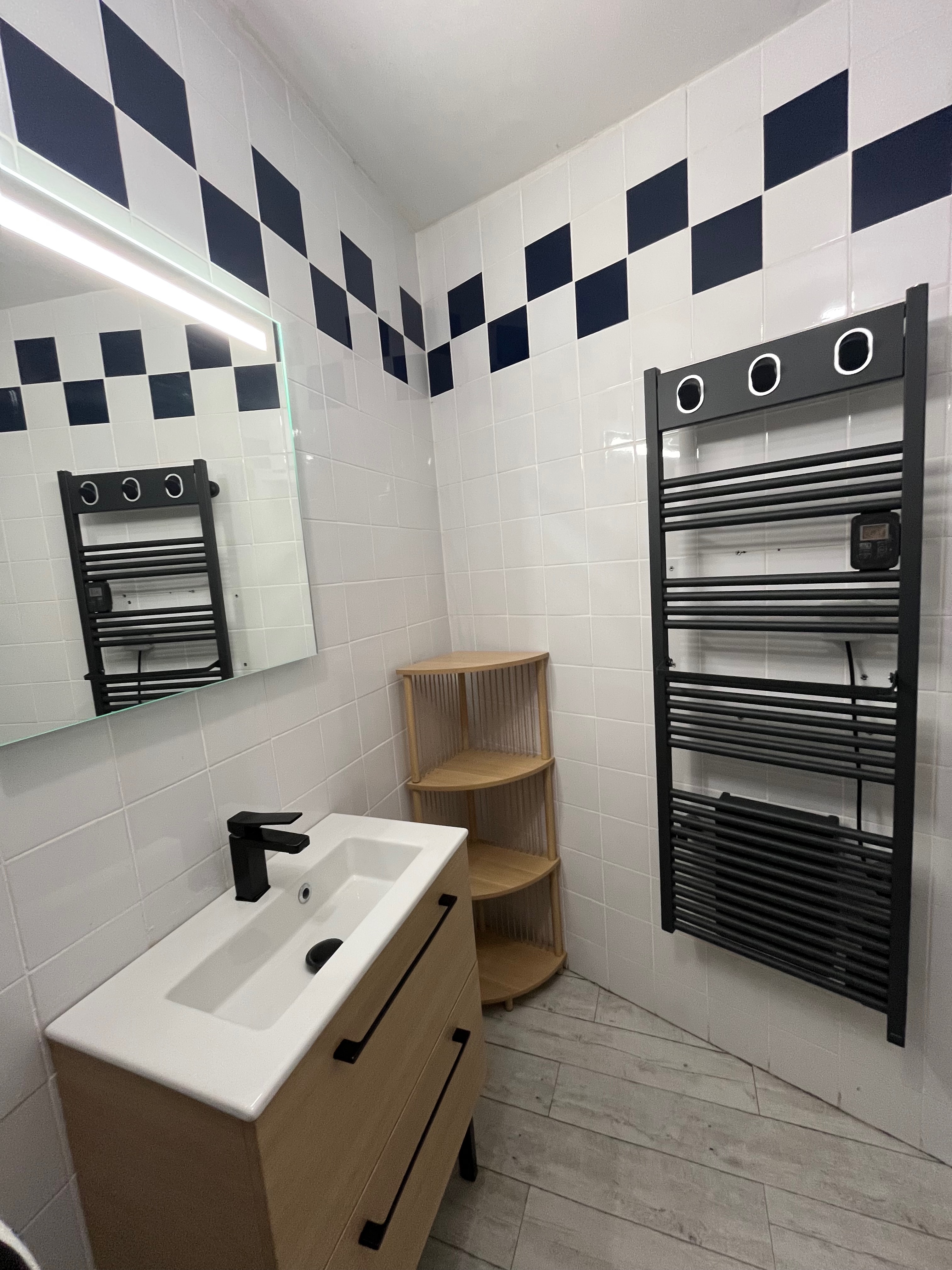 Salle de douche de la maison étudiante